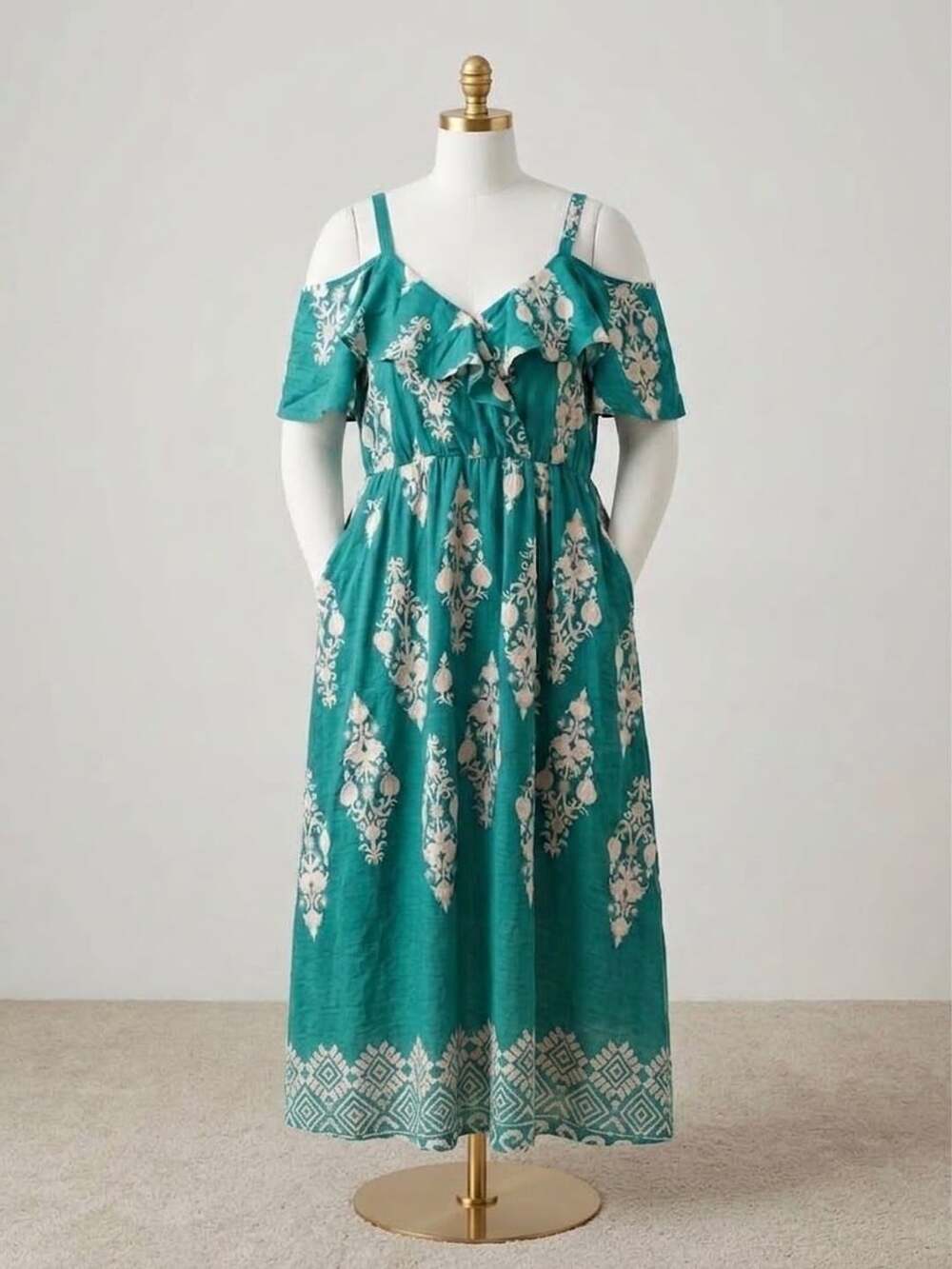 Bloomchic Plus Size 1X 14-16 Boho Cold Shoulder Dress Size with Pockets